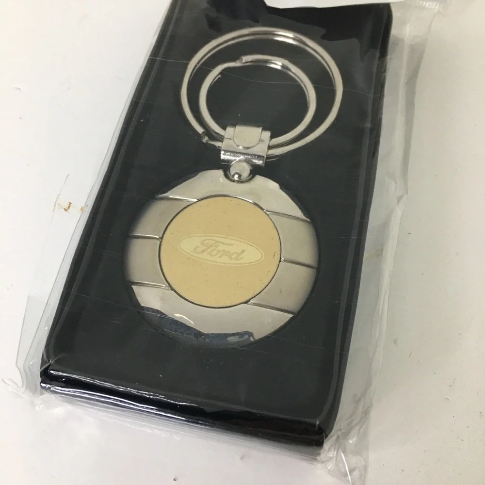 Ford Metal Keychain - Picture 2 of 2